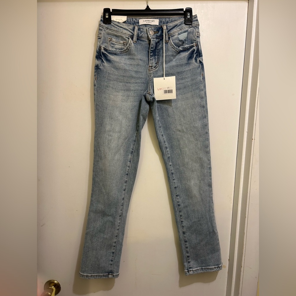 NWT Ladies’ Lovervet by Velvet Distressed Mid Rise Slim Fit, Straight Leg, Sz 25